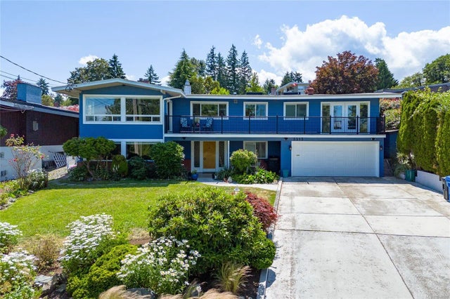 1 of 74 - 2513 Cosgrove Cres, Nanaimo, BC