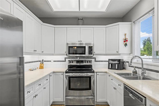 1 of 43 - 635 Blenkin Ave 116, Parksville, BC