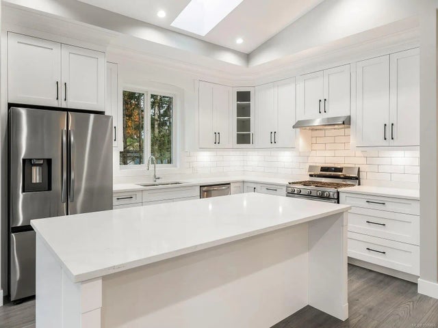 4 of 4 - 2393 Barclay Rd, Nanaimo, BC