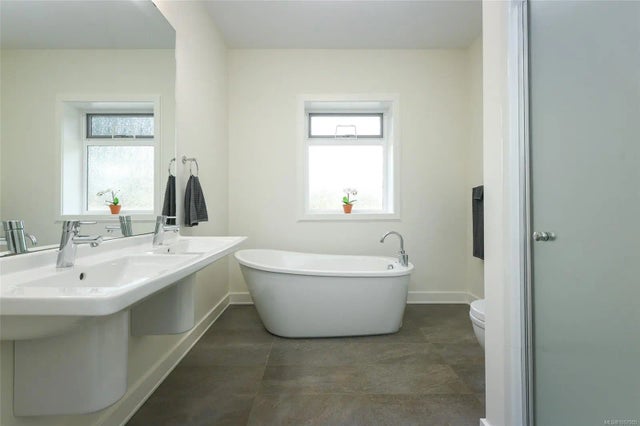 5 of 71 - 3767 Maple Lane, Royston, BC