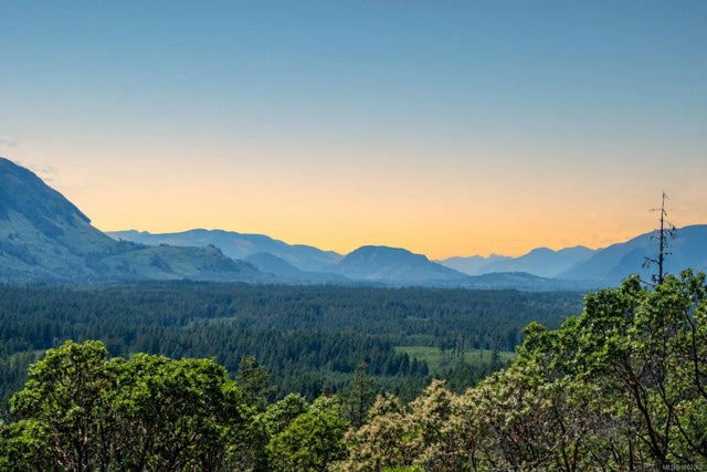 1 of 73 - 5876 Stoltze Rd, Duncan, BC