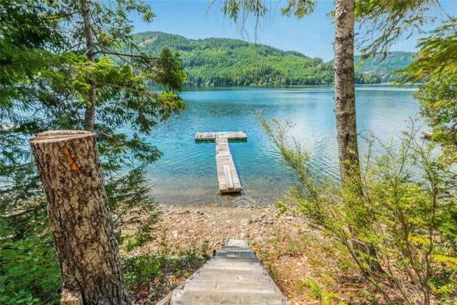 1 of 24 - 3696 Horne Lake Caves Rd, Qualicum Beach, BC