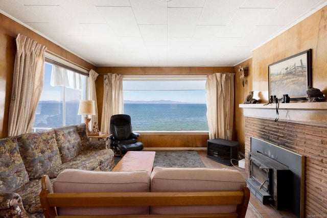 3 of 26 - 5015 Cordova Bay Rd, Saanich, BC