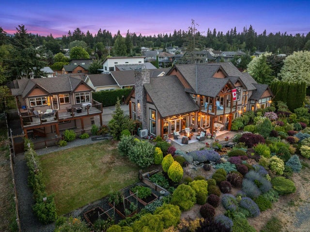 1 of 96 - 3943-3941 Marine Dr, Royston, BC