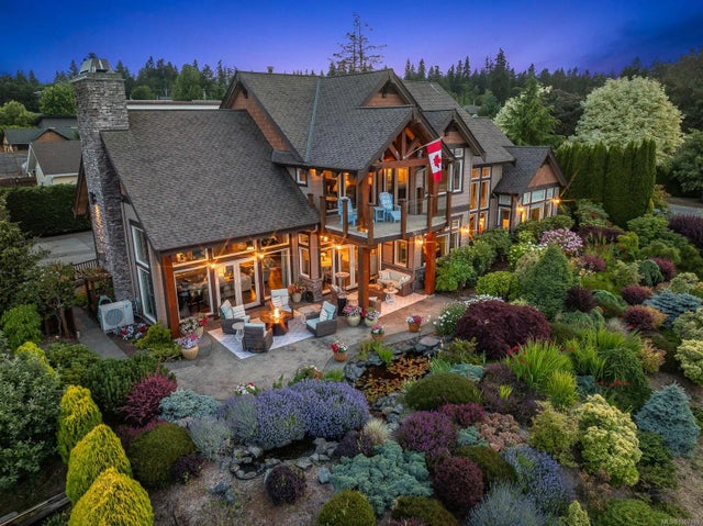 2 of 96 - 3943-3941 Marine Dr, Royston, BC