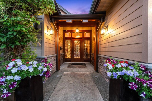 5 of 96 - 3943-3941 Marine Dr, Royston, BC