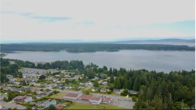 1 of 6 - 446 Thetis Dr, Ladysmith, BC