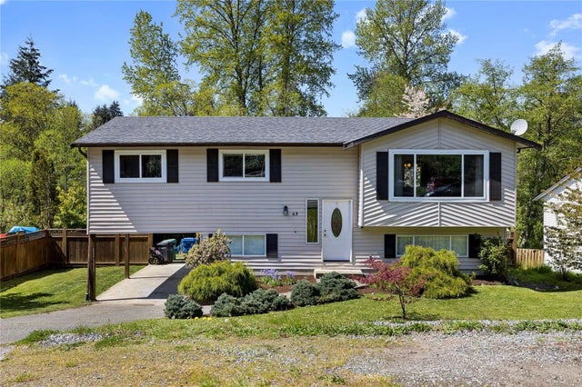 1 of 33 - 63 Porter Rd, Nanaimo, BC