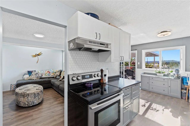 4 of 22 - 51 View St, Nanaimo, BC