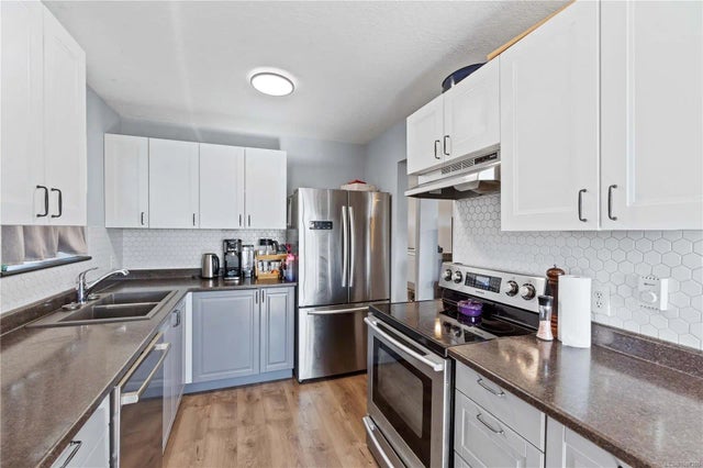 5 of 22 - 51 View St, Nanaimo, BC