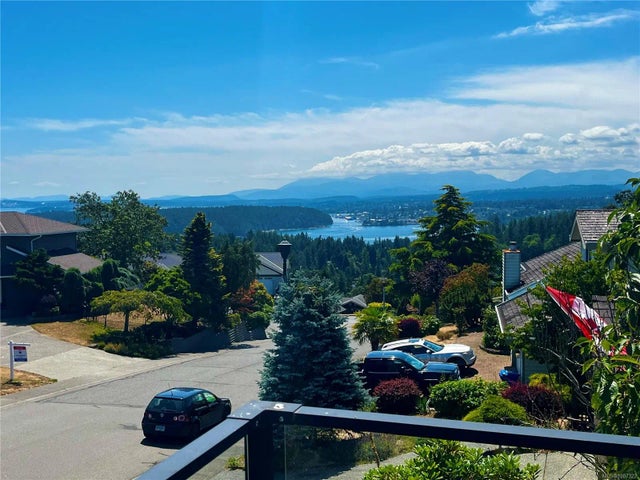 3702 Glen Oaks Dr, Nanaimo