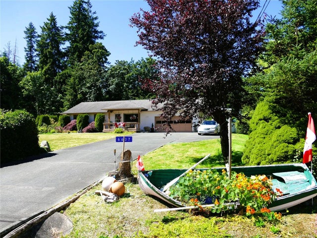 1 of 37 - 6637 Walker Frontage Rd, Fanny Bay, BC