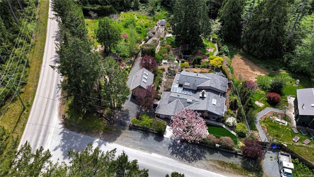 1 of 51 - 697 Crestwood Rd, Gabriola Island, BC