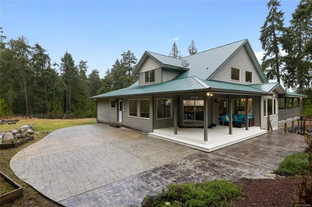 1 of 61 - 907 Hemsworth Rd, Qualicum Beach, BC