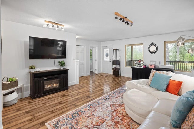 5 of 61 - 907 Hemsworth Rd, Qualicum Beach, BC