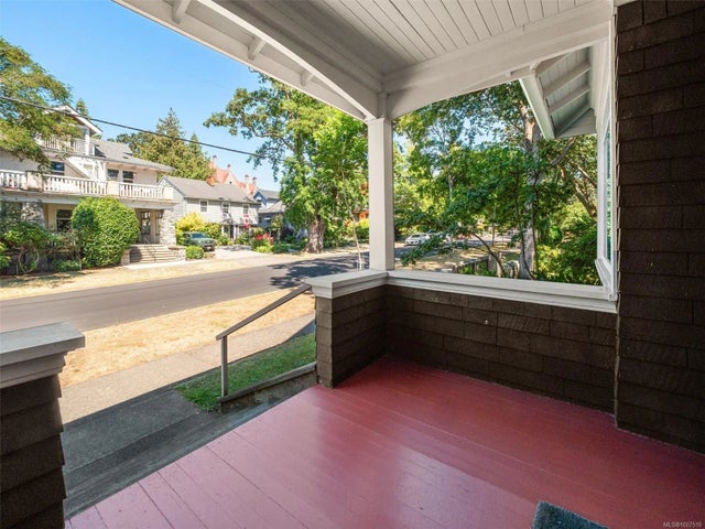 3 of 53 - 1353 Craigdarroch Rd, Victoria, BC