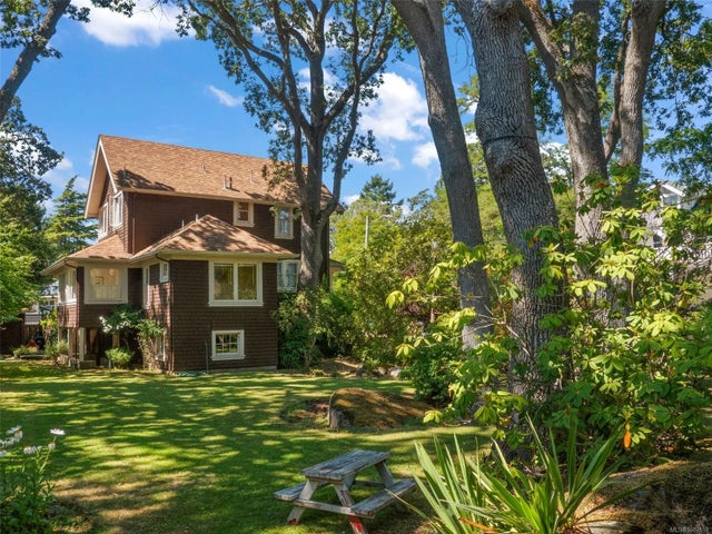 5 of 53 - 1353 Craigdarroch Rd, Victoria, BC