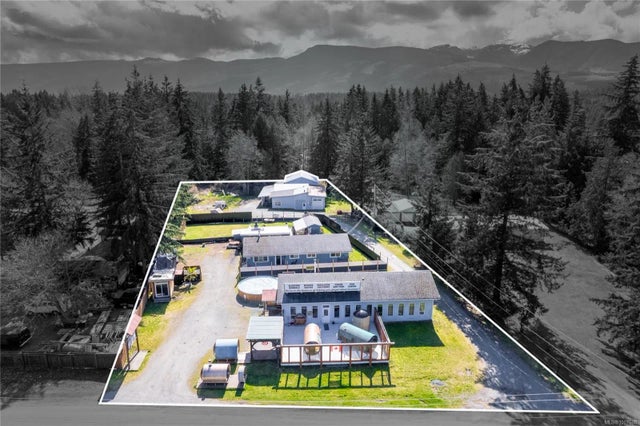 1 of 32 - 3514 Brittain Blvd, Hilliers, BC