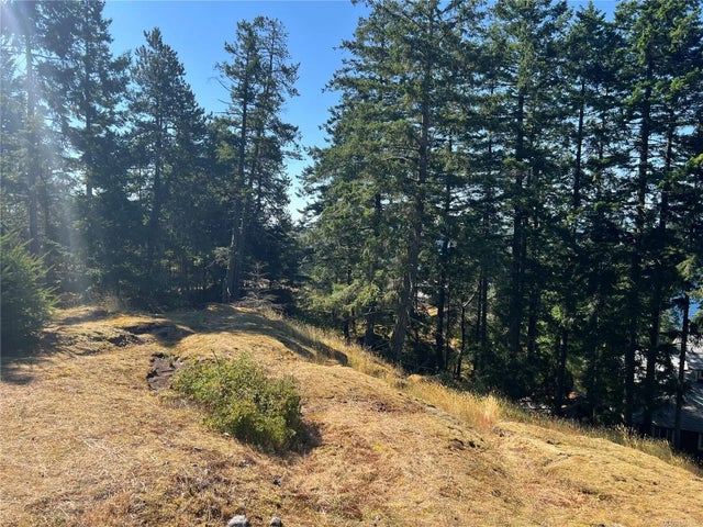 2 of 17 - 620 Helanton Rd 15, Quadra Island, BC