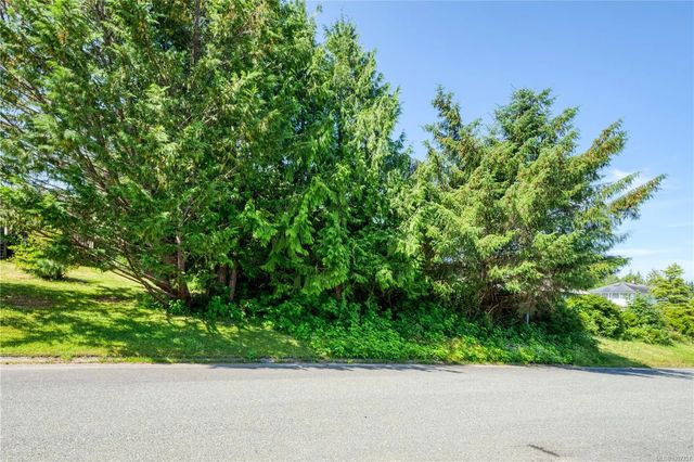 3 of 4 - 5275 Fanshawe St, Port Hardy, BC