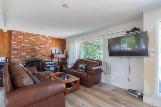 3 of 39 - 7405 Lantzville Rd, Lantzville, BC