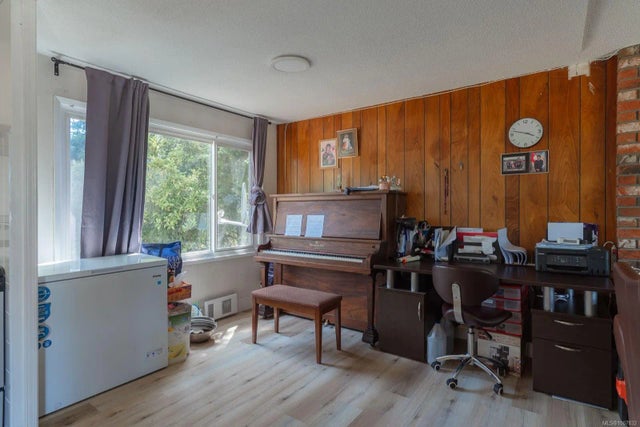 4 of 39 - 7405 Lantzville Rd, Lantzville, BC