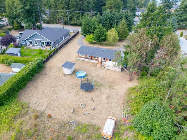 1 of 35 - 7425 Lantzville Rd, Lantzville, BC
