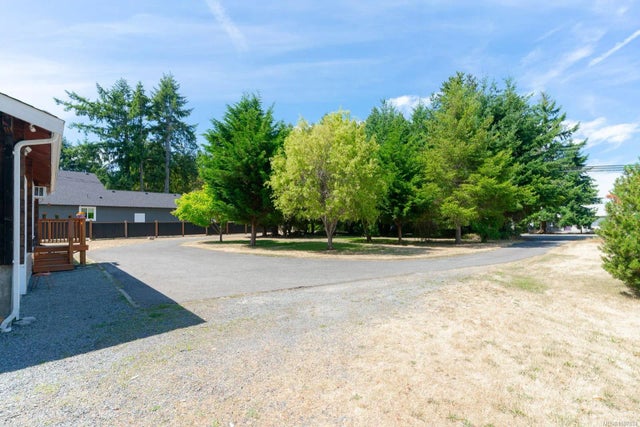 3 of 35 - 7425 Lantzville Rd, Lantzville, BC