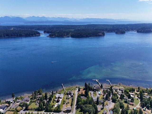 1 of 4 - 1755 Mcdonald Rd, Campbell River, BC