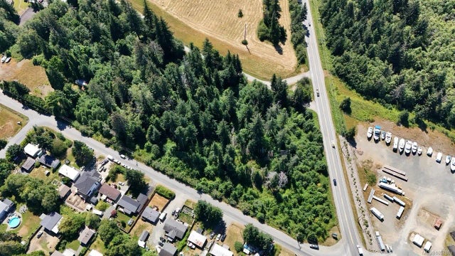 2 of 5 - 3701 Island Hwy, Campbell River, BC