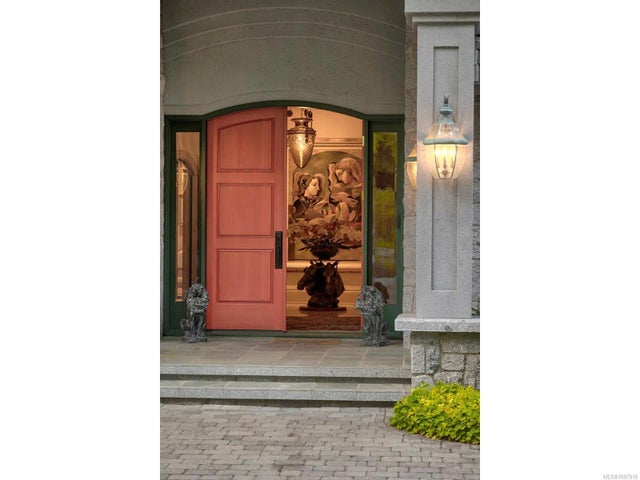 3 of 98 - 3445 Beach Dr, Oak Bay, BC