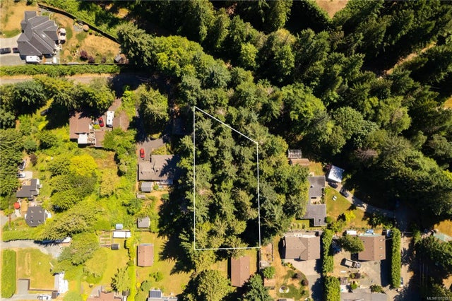 1 of 10 - 1271 Ganske Rd, Qualicum Beach, BC