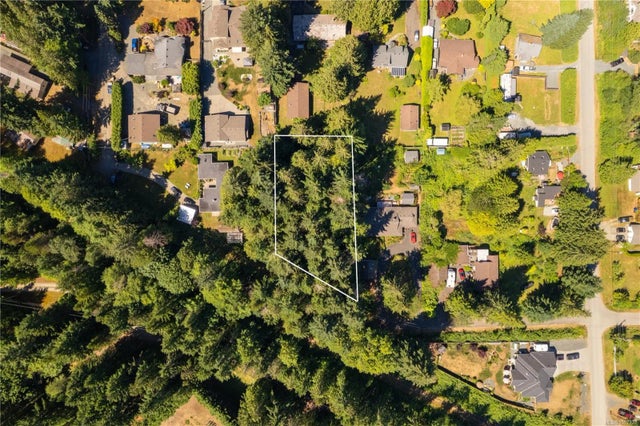 2 of 10 - 1271 Ganske Rd, Qualicum Beach, BC