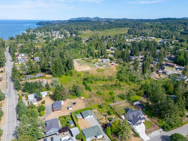 4 of 87 - 7405/7425 Lantzville Rd, Lantzville, BC