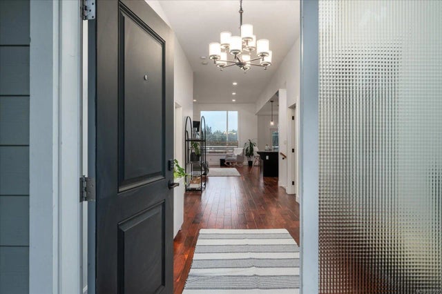 2 of 17 - 4999 Dunn Pl, Nanaimo, BC