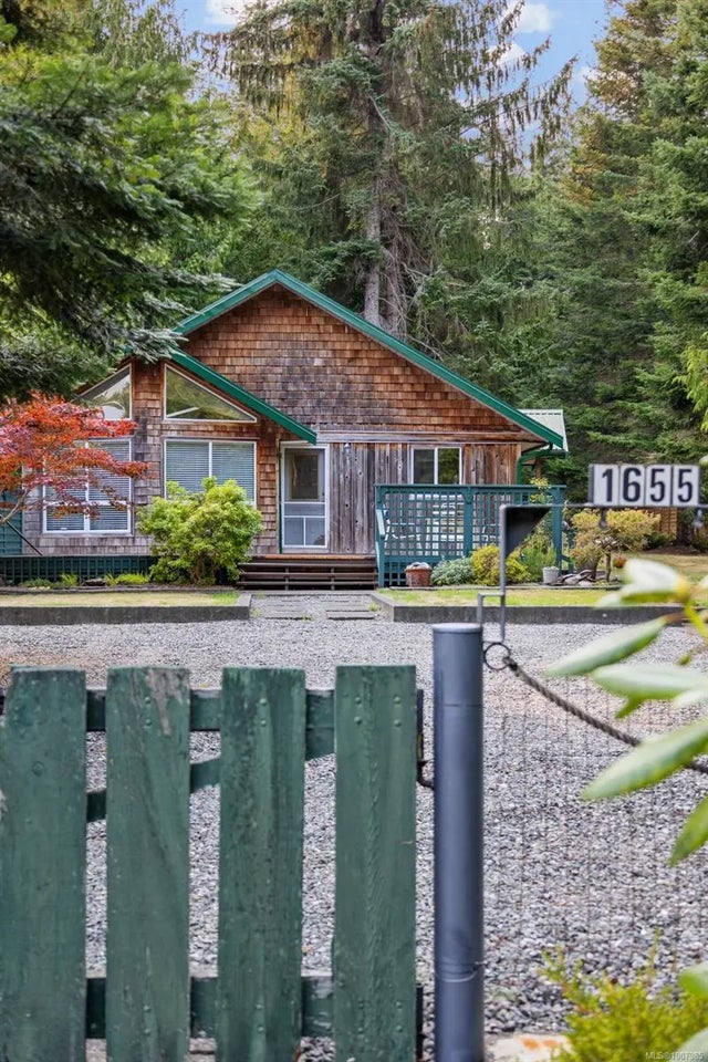 1 of 33 - 1655 Baikie Rd, Denman Island, BC