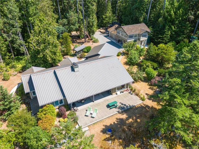 1 of 60 - 879 Canso Rd, Gabriola Island, BC