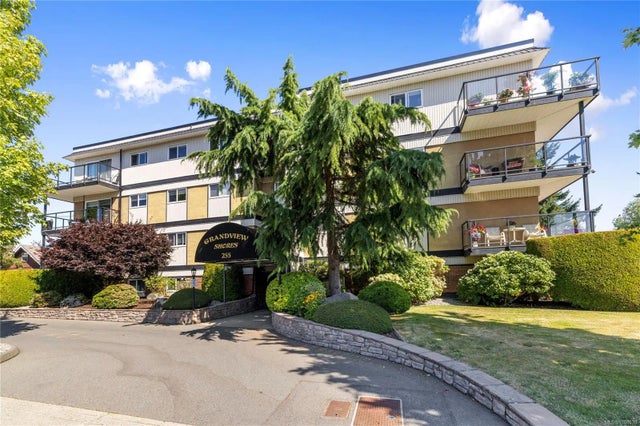 1 of 31 - 255 Hirst Ave 209, Parksville, BC