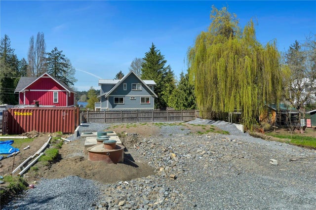1 of 5 - 2722 Gibson Pl, Shawnigan Lake, BC