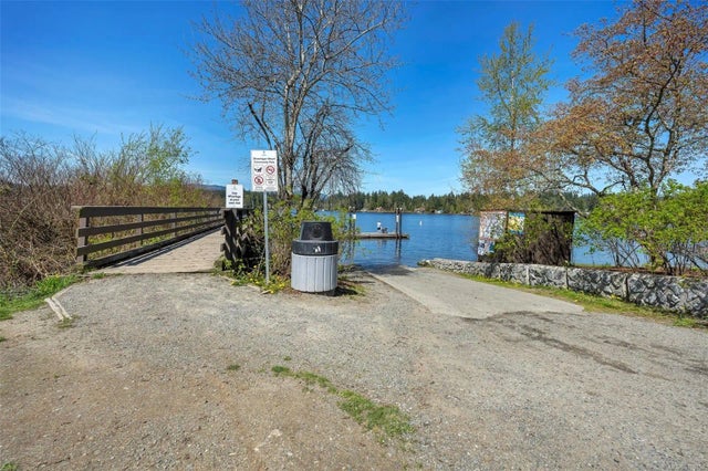 3 of 5 - 2722 Gibson Pl, Shawnigan Lake, BC