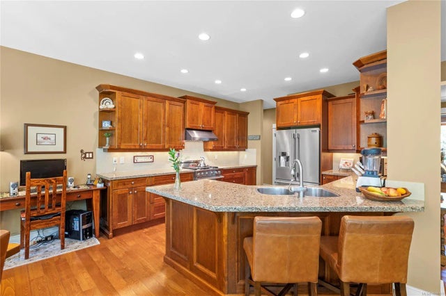 5 of 40 - 649 Eaglewood Crt, Qualicum Beach, BC
