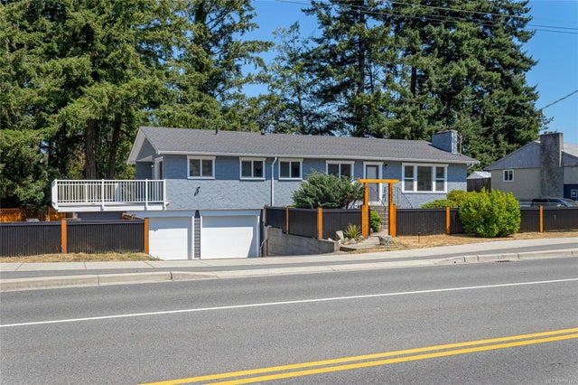 1 of 61 - 5350 Metral Dr, Nanaimo, BC