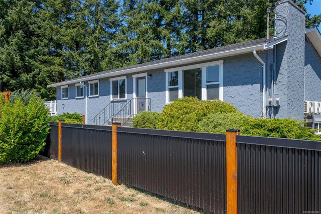 3 of 61 - 5350 Metral Dr, Nanaimo, BC