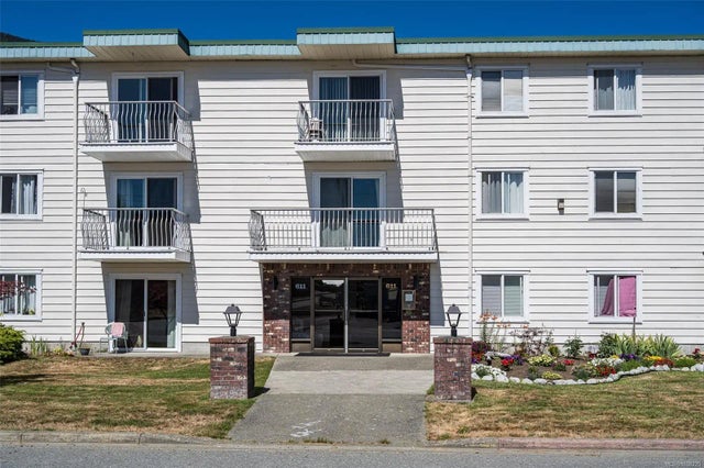 1 of 20 - 611 Macmillan Dr 106, Sayward, BC