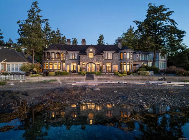 1 of 48 - 10493 Allbay Rd, Sidney, BC