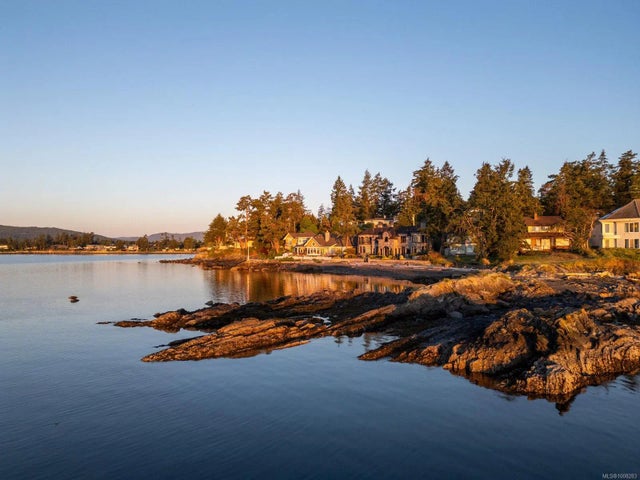 5 of 48 - 10493 Allbay Rd, Sidney, BC