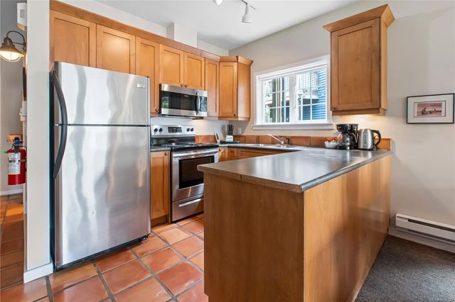4 of 20 - 1971 Harbour Dr 402, Ucluelet, BC