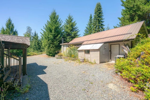 3 of 71 - 300&304 Deer Rd, Lake Cowichan, BC