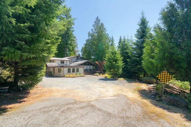 4 of 71 - 300&304 Deer Rd, Lake Cowichan, BC