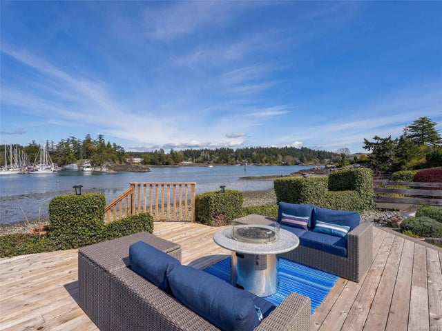 1 of 57 - 10680 Blue Heron Rd, North Saanich, BC